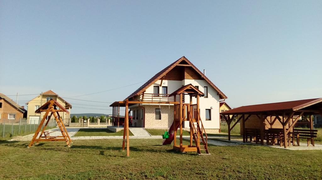 Pensiunea Soli Deo Gloria Sarmasag Екстер'єр фото